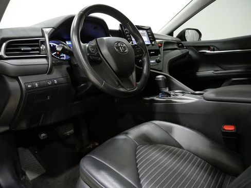 Used 2021 Toyota Camry SE image 11