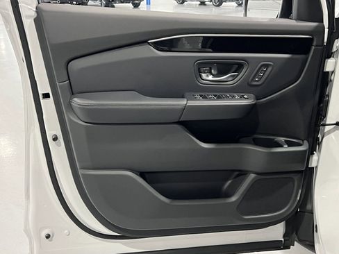 New 2025 Honda Pilot EX-L image 24