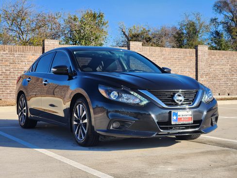 Used 2017 Nissan Altima 2.5 SL w/ 2.5 Technology Package image 4