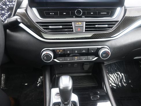 Used 2024 Nissan Altima 2.5 SR w/ SR Premium Package image 30