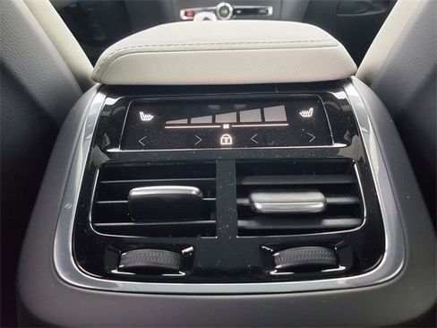 New 2026 Volvo V60 B5 Cross Country Ultra w/ Protection Package Premier image 28
