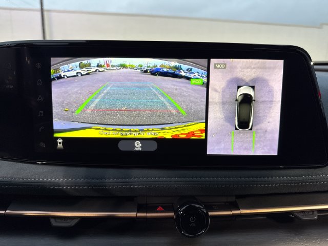 Used 2024 Nissan Ariya AWD image 12