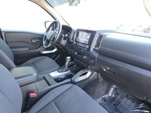 Used 2024 Nissan Frontier SV w/ Technology Package image 19
