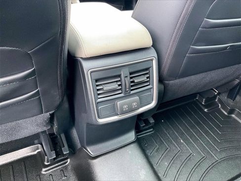 Used 2023 Subaru Forester Limited image 27