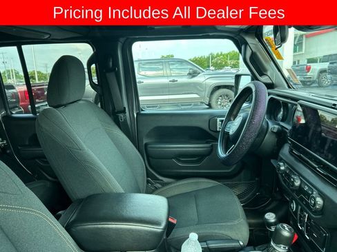 Used 2024 Jeep Wrangler Unlimited Sport AWD/4WD image 4