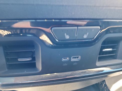 Certified 2023 GMC Sierra 1500 AT4 w/ AT4 Premium Package image 17