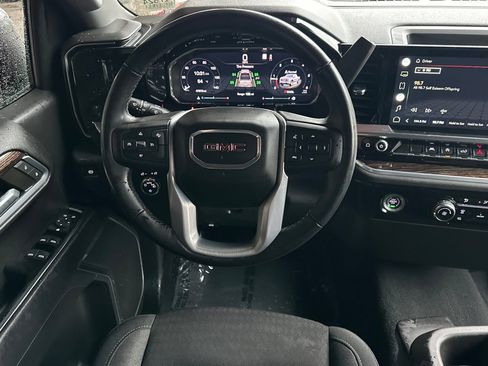 Certified 2022 GMC Sierra 1500 SLE image 16