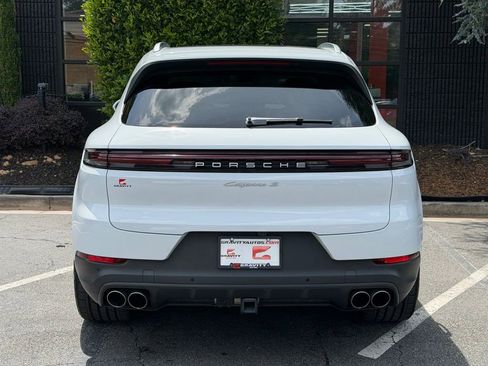 Used 2024 Porsche Cayenne S AWD/4WD image 14