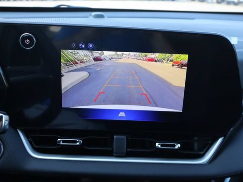New 2027 Chevrolet Equinox LT FWD image 13