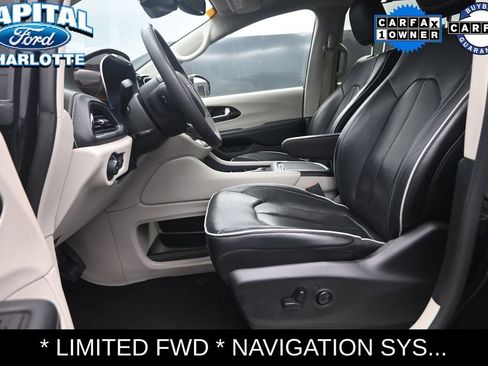 Used 2024 Chrysler Pacifica Limited FWD image 9