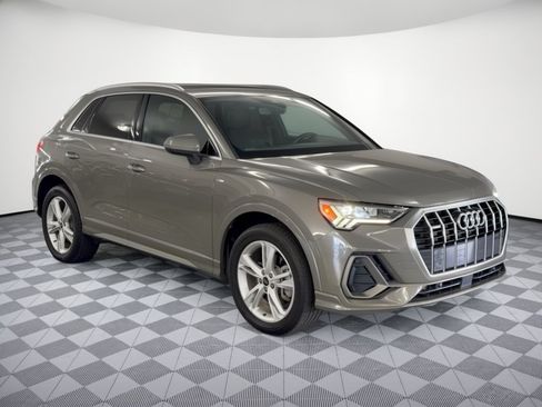 Used 2024 Audi Q3 2.0T Premium w/ Convenience Package AWD/4WD image 7