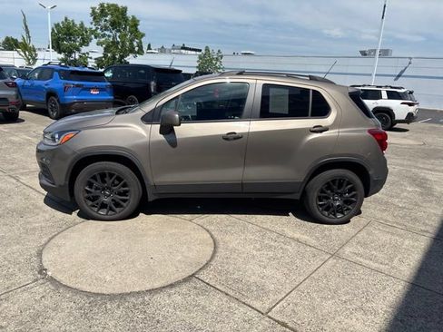 Used 2022 Chevrolet Trax LT w/ Sport Edition AWD/4WD image 5