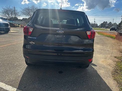 Used 2019 Ford Escape S image 4