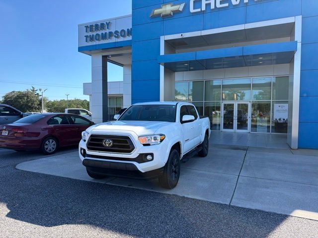 Used 2022 Toyota Tacoma SR5 RWD image 1