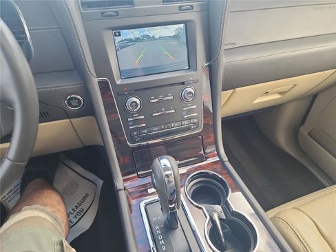 Used 2017 Lincoln Navigator Reserve image 41