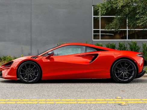 New 2026 McLaren Artura RWD image 21