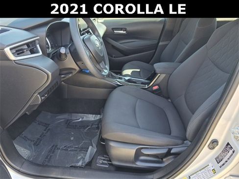 Used 2021 Toyota Corolla LE image 21