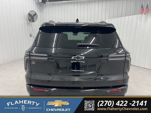 Used 2024 Chevrolet Traverse RS image 4