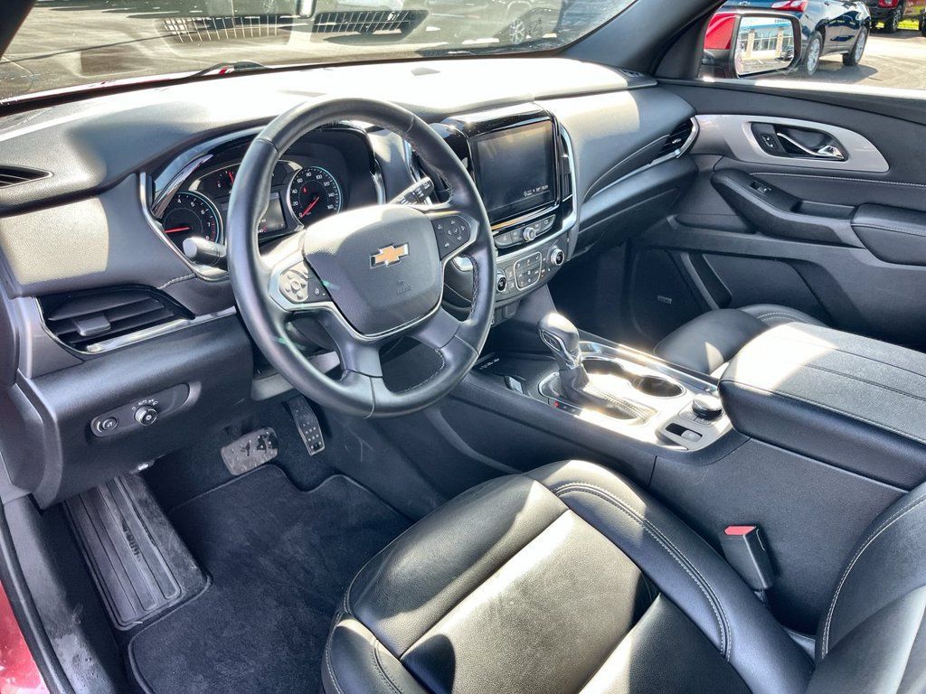 Used 2023 Chevrolet Traverse LT w/ LT Premium Package AWD/4WD image 10