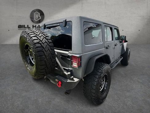 Used 2016 Jeep Wrangler Unlimited Sahara w/ Dual Top Group AWD/4WD image 5