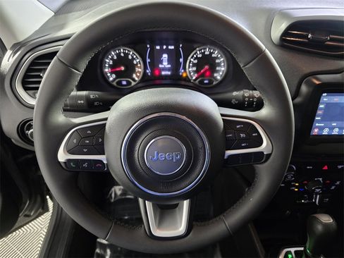 Certified 2019 Jeep Renegade Latitude image 19