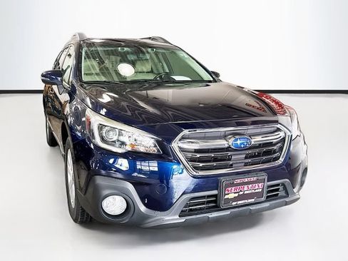 Used 2018 Subaru Outback 2.5i Premium AWD/4WD image 3