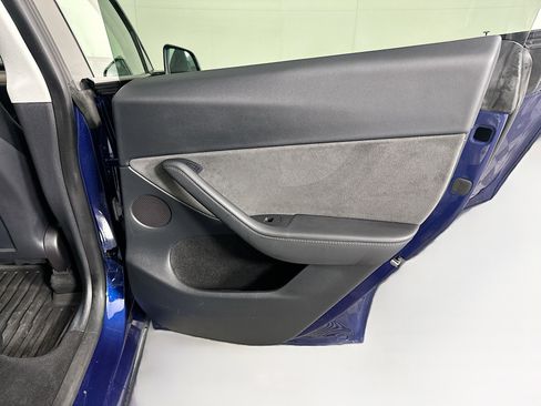 Used 2023 Tesla Model Y Long Range image 29