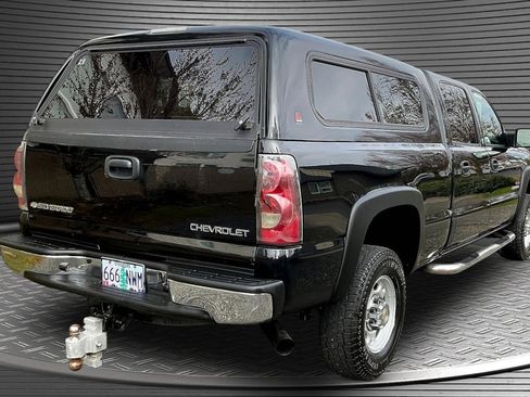 Used 2004 Chevrolet Silverado 2500 LT w/ Skid Plate Package image 6
