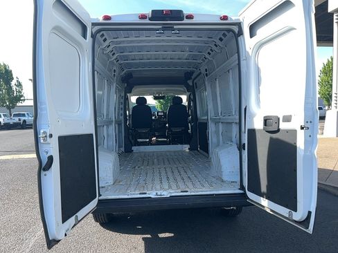 Used 2023 RAM ProMaster 2500 FWD image 16