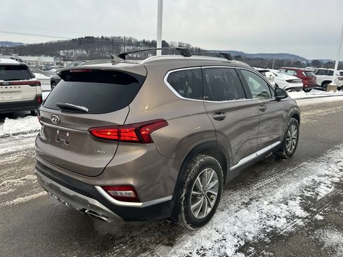 Used 2020 Hyundai Santa Fe SEL w/ Convenience Package image 4