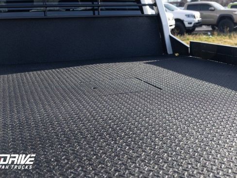 Used 2017 RAM 3500 Tradesman w/ Chrome Appearance Group image 11