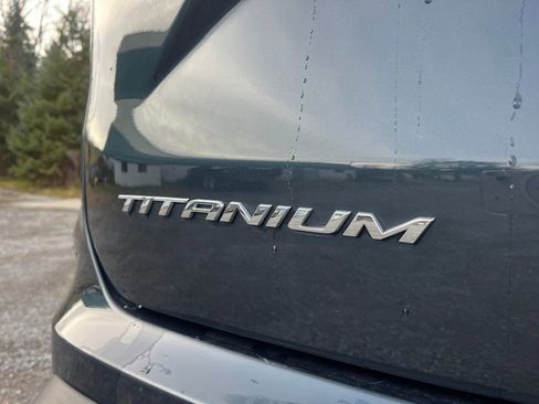 Used 2024 Ford Edge Titanium image 9