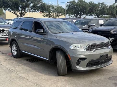 Used 2023 Dodge Durango SXT RWD image 3