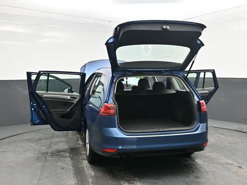 Used 2016 Volkswagen Golf S FWD image 44