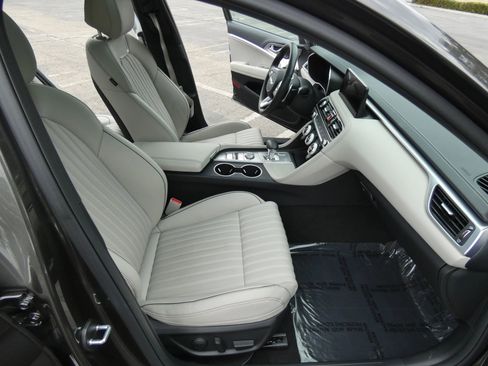 Used 2023 Genesis G70 2.0T w/ Sport Prestige Package image 21