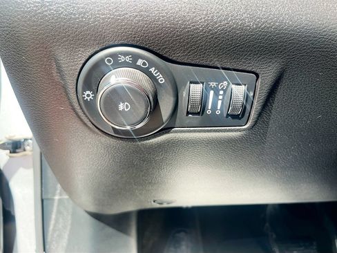 Used 2025 Jeep Compass Limited AWD/4WD image 10