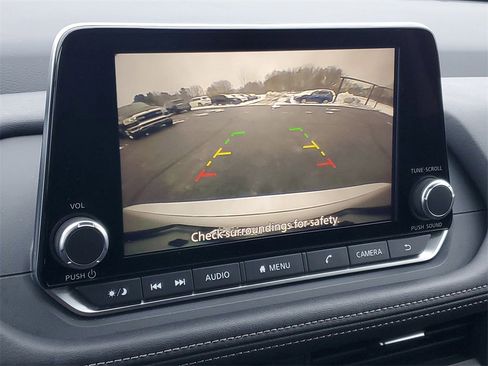 Used 2025 Nissan Rogue SV image 16