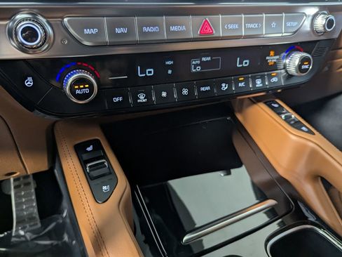 Used 2025 Kia Telluride SX Prestige X-Line AWD/4WD image 19