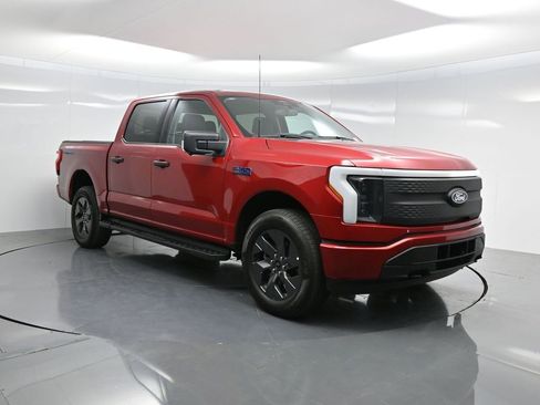 Used 2024 Ford F150 Lightning XLT image 41
