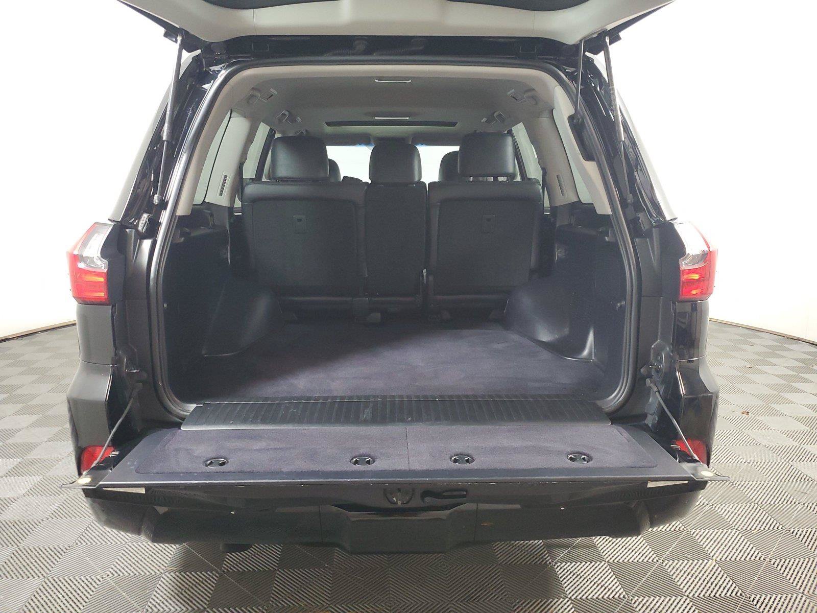 Used 2018 Lexus LX 570 4WD image 8