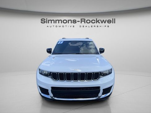 Used 2025 Jeep Grand Cherokee L Laredo w/ Luxury Tech Group I AWD/4WD image 8