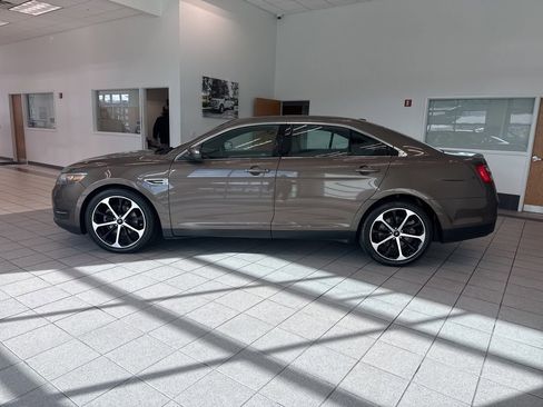 Used 2015 Ford Taurus SEL w/ Equipment Group 201A AWD/4WD image 9
