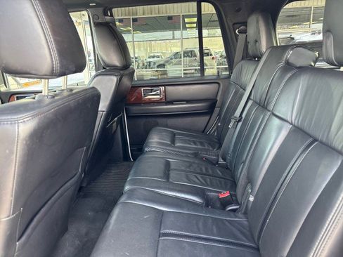 Used 2016 Lincoln Navigator Select image 11