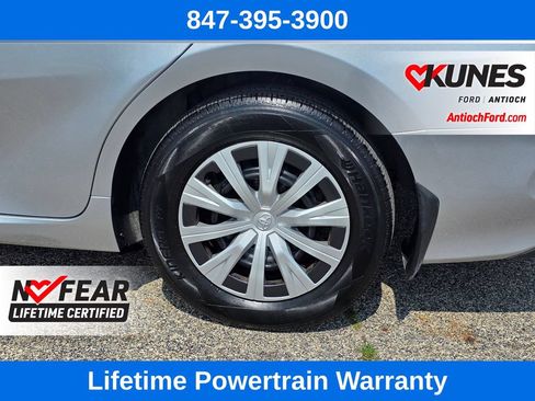 Used 2022 Toyota Camry LE FWD image 12