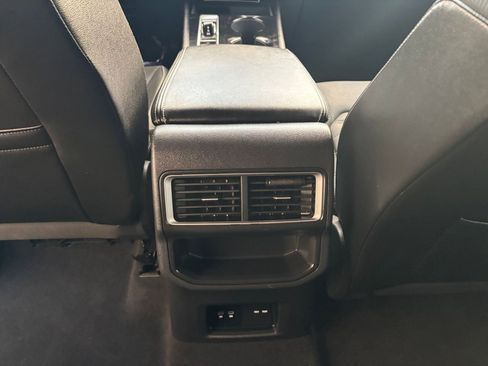 Used 2025 Volkswagen Atlas Cross Sport SE image 24