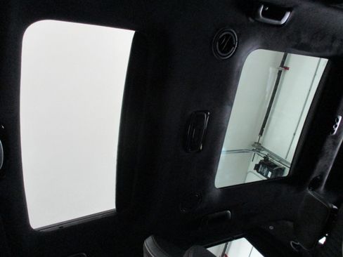 Used 2024 Hyundai Palisade Calligraphy image 9