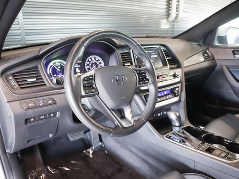 Used 2019 Hyundai Sonata Limited image 17