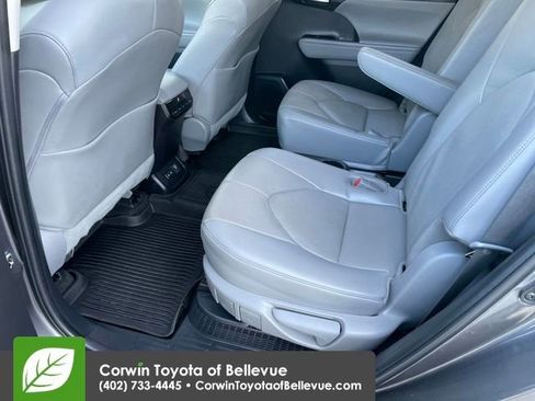 Used 2023 Toyota Highlander Limited image 24