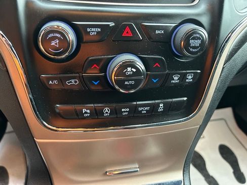 Used 2017 Jeep Grand Cherokee Laredo w/ Quick Order Package 23E AWD/4WD image 19