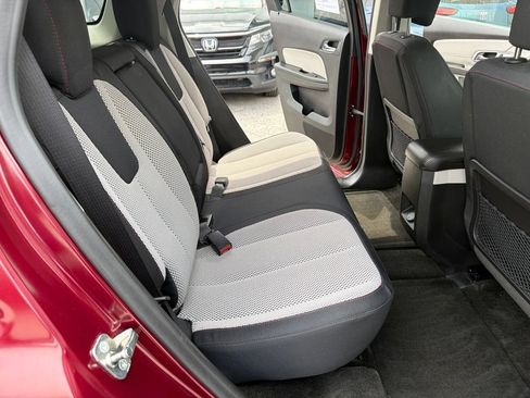 Used 2017 GMC Terrain SLE w/ Chrome Edition FWD image 10